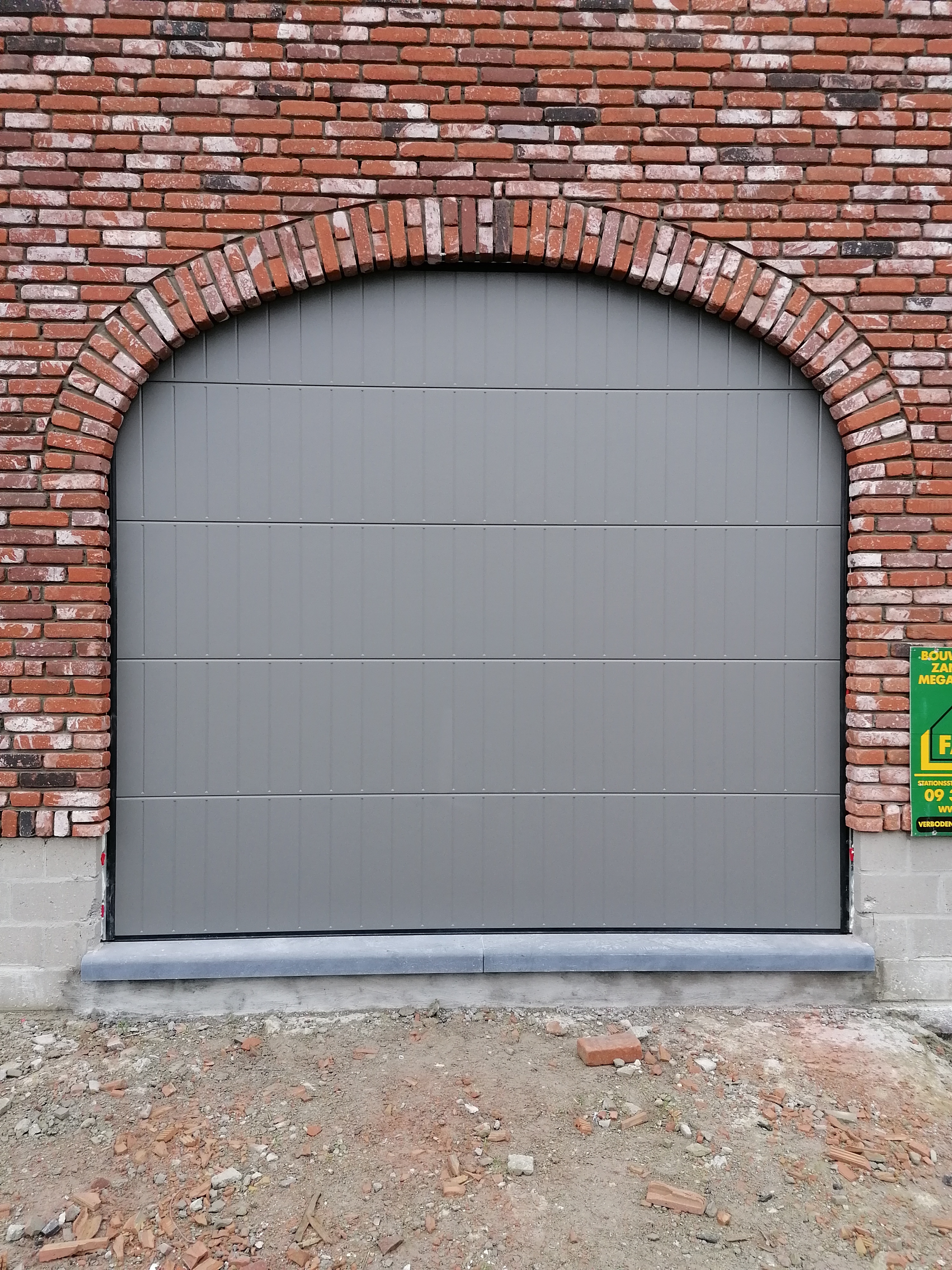 installateurs van sectionale poorten Sint-Maria-Oudenhove (Zottegem) | Marjo Watthe aluminiumschrijnwerk